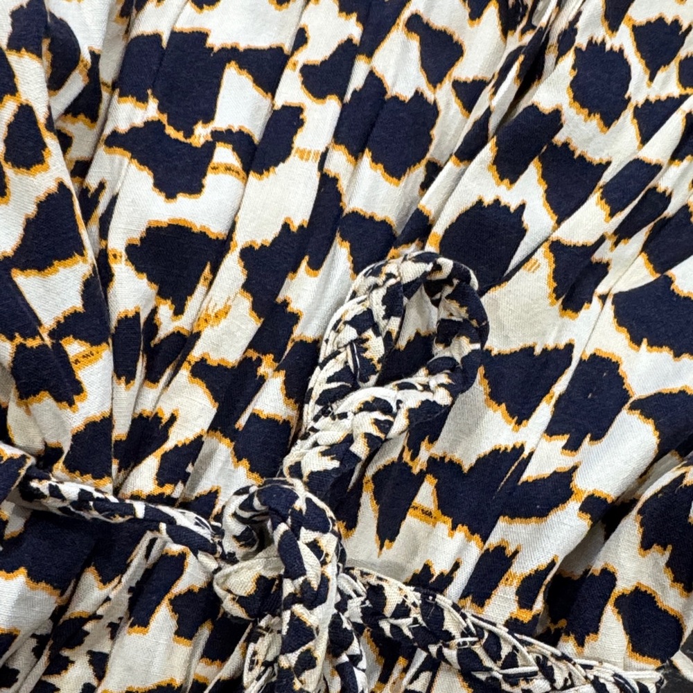 Stylish Black and Cream Patterned Women's Dress - Picture 2 of 3